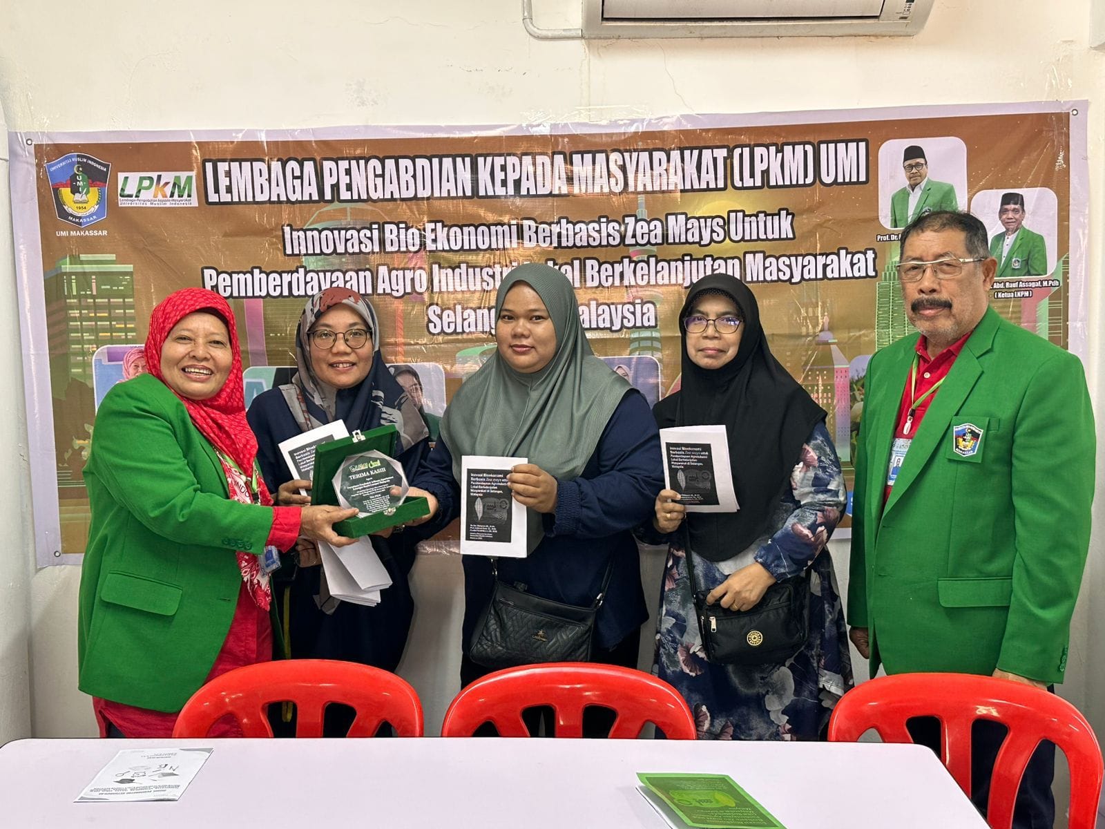 FEB UMI Makassar Laksanakan Pemberdayaan Agro Industri dengan Inovasi Bio Ekonomi Berbasis Zea Mays (Jagung) di Selangor Malaysia
