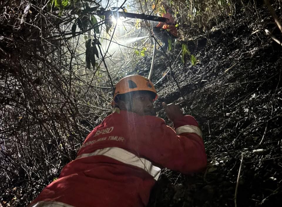 Senin (07/09/2026) Tim Reaksi Cepat BPBD Jember nyatakan pemadaman api tuntas (Foto BPBD)