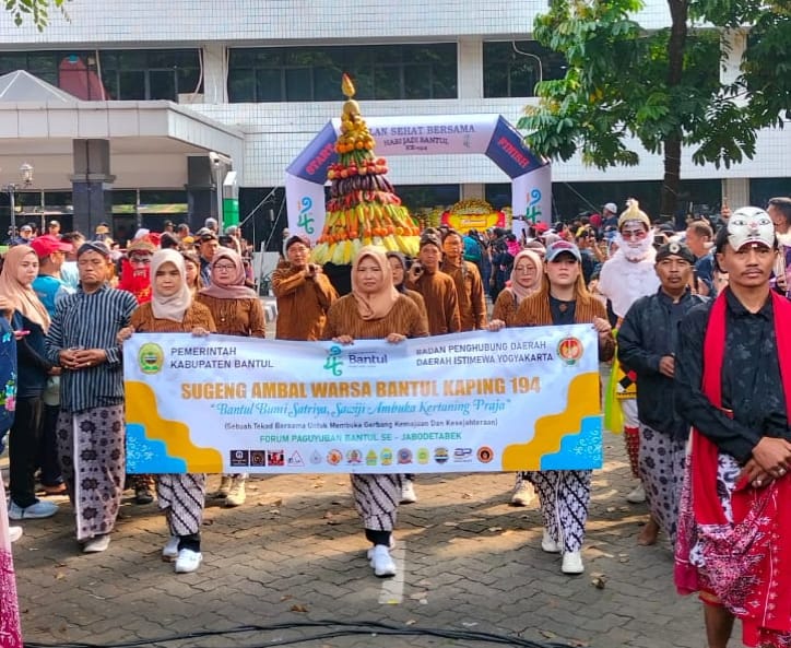 Forum Warkaban Se Jabodetabek Gelar Jalan Sehat dan Arak Tumpeng Jumbo