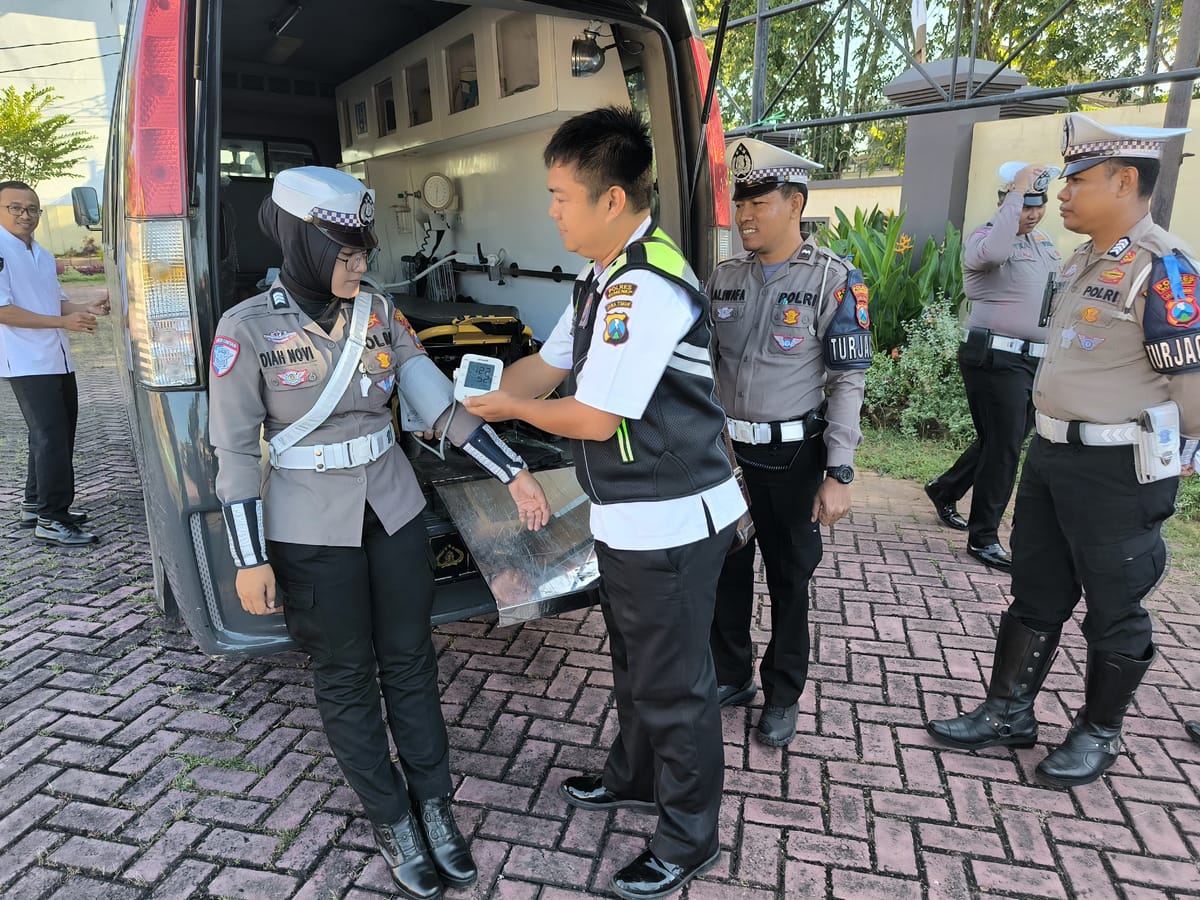 Satgas Banops Operasi Patuh Semeru 2025 Lakukan Cek Kesehatan Bagi Personil Yang Terlibat Operasi