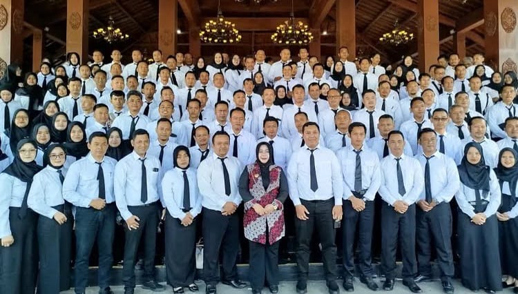 Sebanyak 378 Honorer di Ponorogo Terima SK PPPK