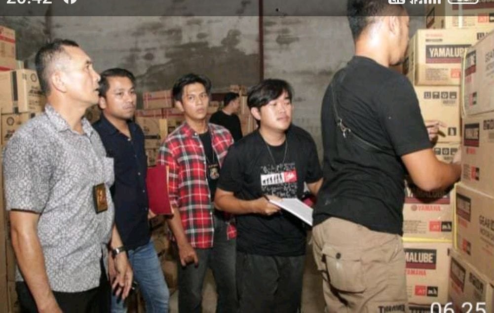 Ratusan Pelumas Diduga Palsu Diamankan Polda Kalbar, Nilai Kerugian Fantastis!