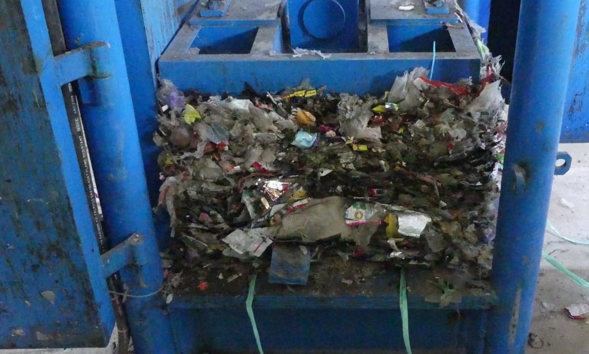 Pengelolaan Sampah Yang Buruk Dapat Menghambat Distribusi Air Kelahan Pertanian.