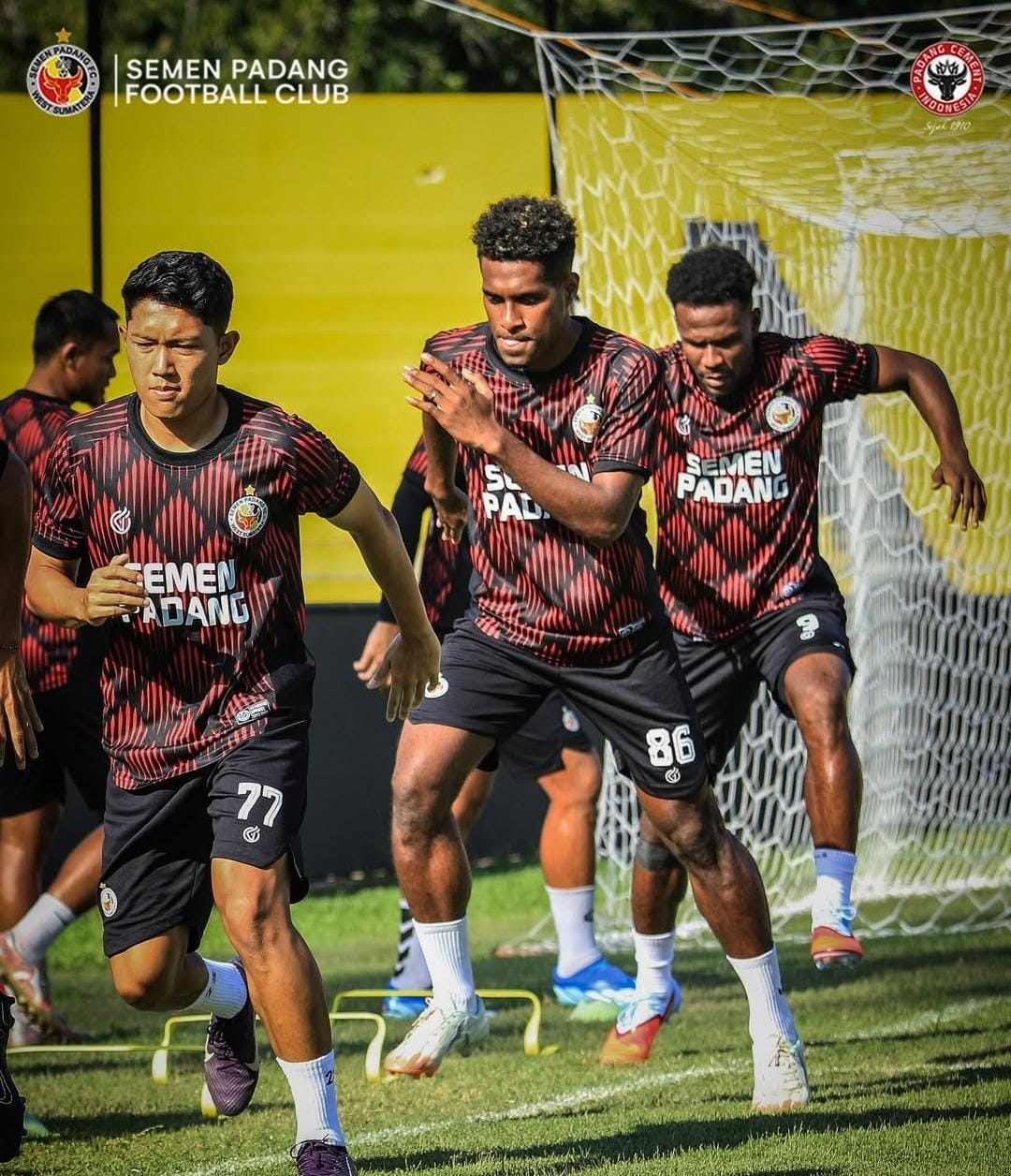 Duo Pemain Asing Semen Padang FC Siap Tampil Lawan Dewa United Banten