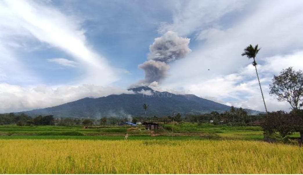 Gunung Marapi di Sumatera Barat Masih Berstatus Waspada