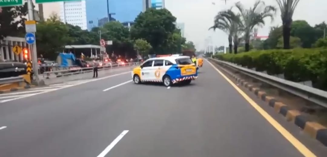 Akibat Padat Antrean Imbas Aksi Unjuk Rasa, Jasa Marga Bebaskan Tarif Tol