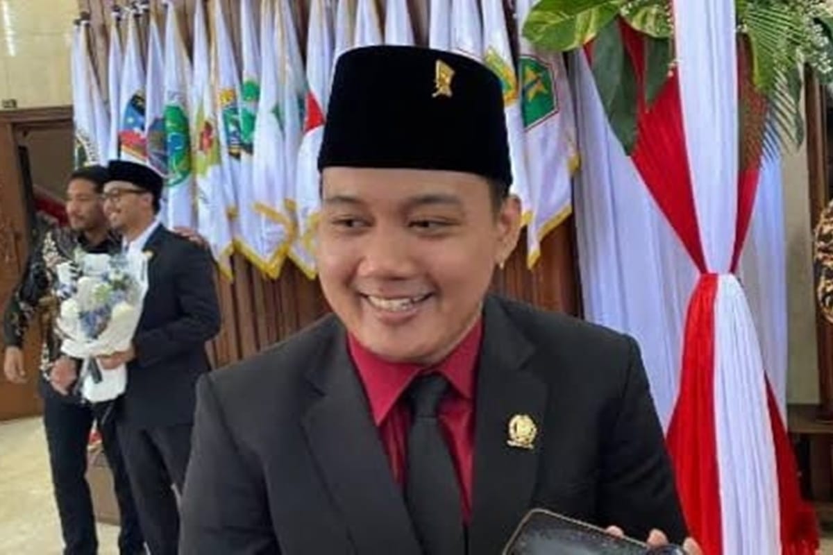 DPRD Jatim Minta Kaji Ulang Mobil Listrik Mewah Tanpa Pajak Kendaraan Bermotor