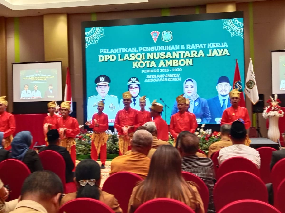 Wali Kota Lantik Ketum DPD Lasqi Nusantara Jaya Kota Ambon