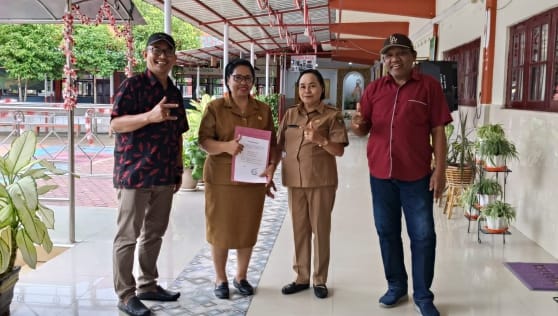 238 Sekolah di Ambon Terima Bantuan “Program Indonesia Pintar”