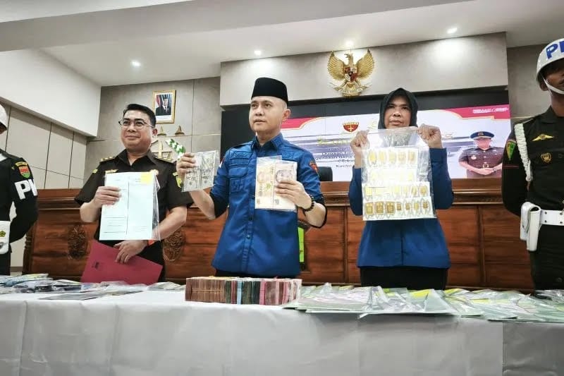 Diduga Korupsi, ARD Mantan Gubernur Lampung Diperiksa Kejati Lampung