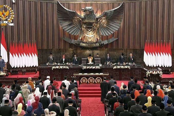 Pasca Demo, Gaji Anggota DPR Kini Rp 65 Juta, Warga : Masih Tinggi Lah