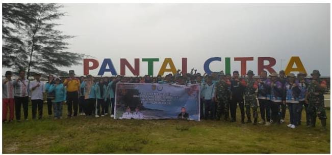 Pemprov Kalteng Galang Aksi Bersih Pantai, Pulihkan Ekosistem Pesisir Sukamara