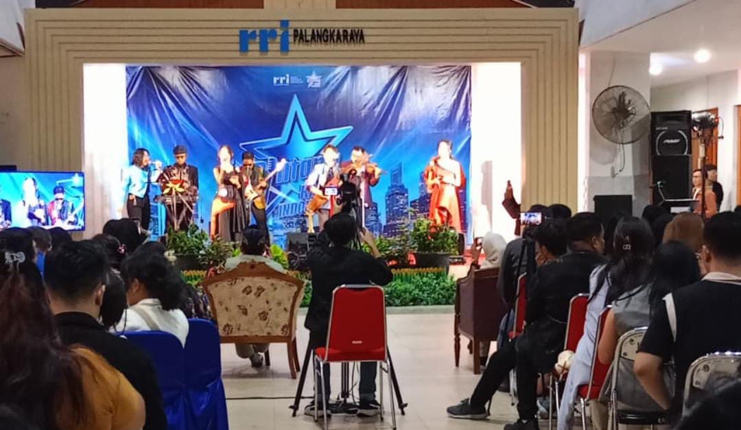 Sorak Penonton Iringi Grand Final Bintang Radio 2025 RRI Palangka Raya