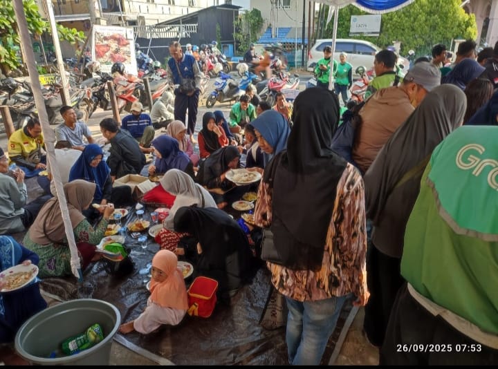 Berbagi Sarapan Gratis Kembali Hadir untuk Pelintas Jalan di Banjarmasin