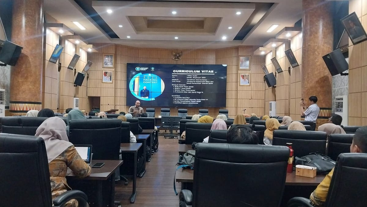 Melalui Workshop Kewaspadaan dan Penanganan Insiden Phising, Guru di Padang Dibekali "Tameng" dari Serangan Siber