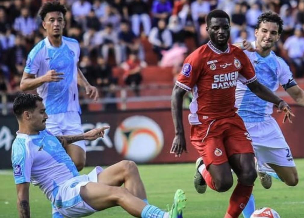 Bermain di Kandang Sendiri dengan Dukungan Penuh Suporter, Semen Padang Kalah 1 - 2 dari PSBS Biak