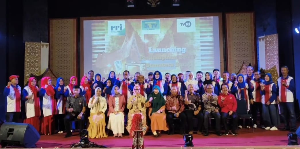 Gubernur Sumbar Launching Pengurus Perkumpulan Bintang Radio dan Televisi Sumatera Barat 2025-2028