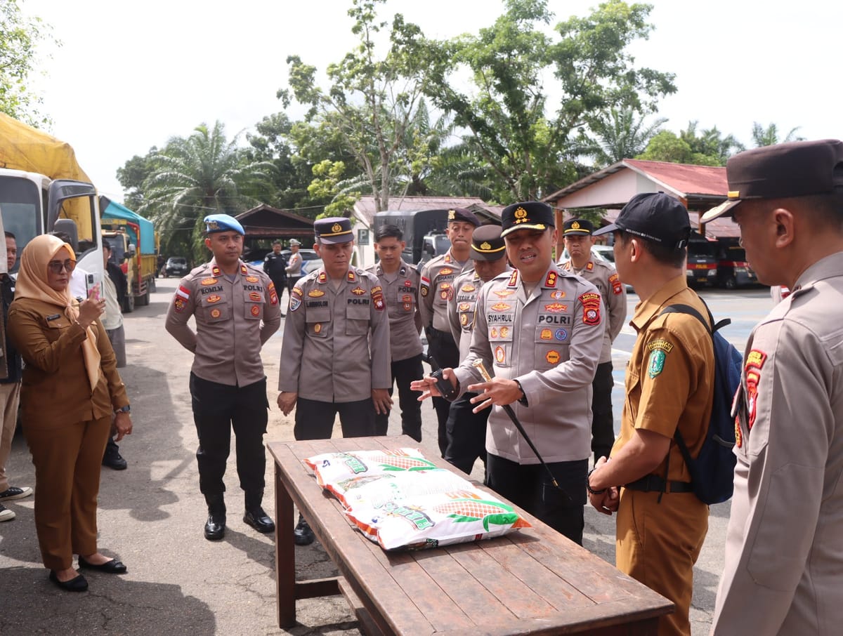 Polres Bengkayang Kawal Distribusi 51,6 Ton Benih Jagung Hibrida ke 10 Kecamatan