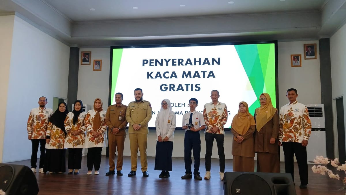 Dapat Kacamata Gratis, Penglihatan Siti Kembali Terang
