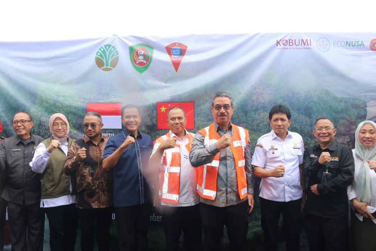 Maluku Ukir Sejarah Baru, Gubernur dan Sekjen Kehutanan Ekspor Perdana Kopal Damar - Pala ke India dan Cina