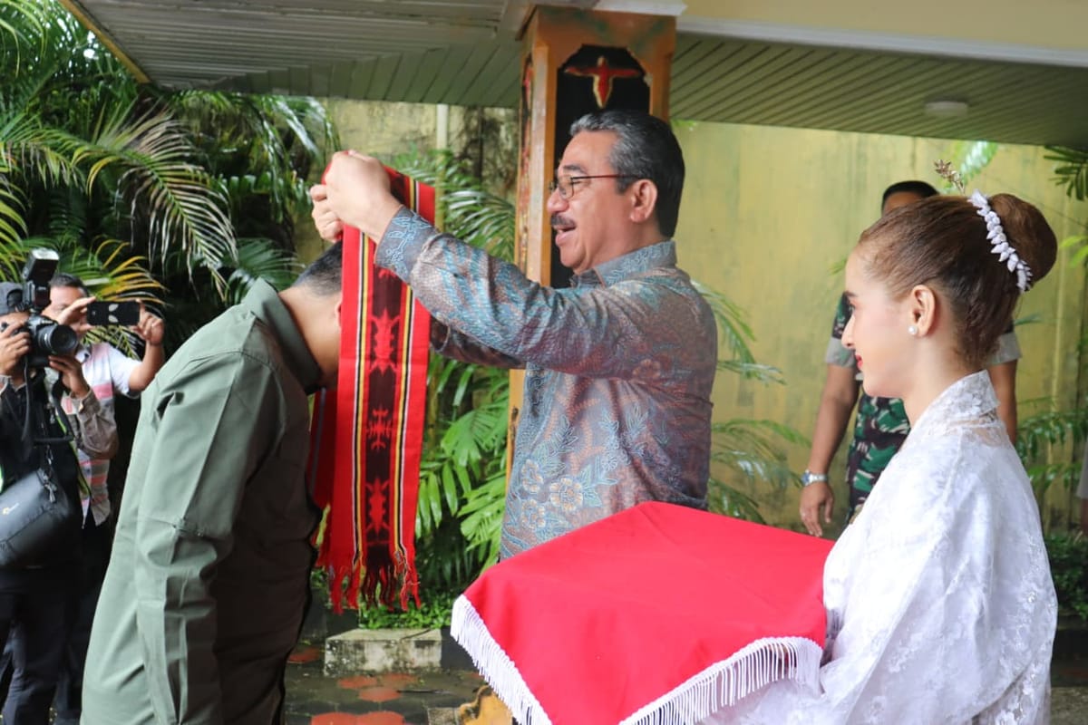 Wamen Kehutanan Kunker Perdana ke Ambon, Disambut Gubernur di Bandara Pattimura