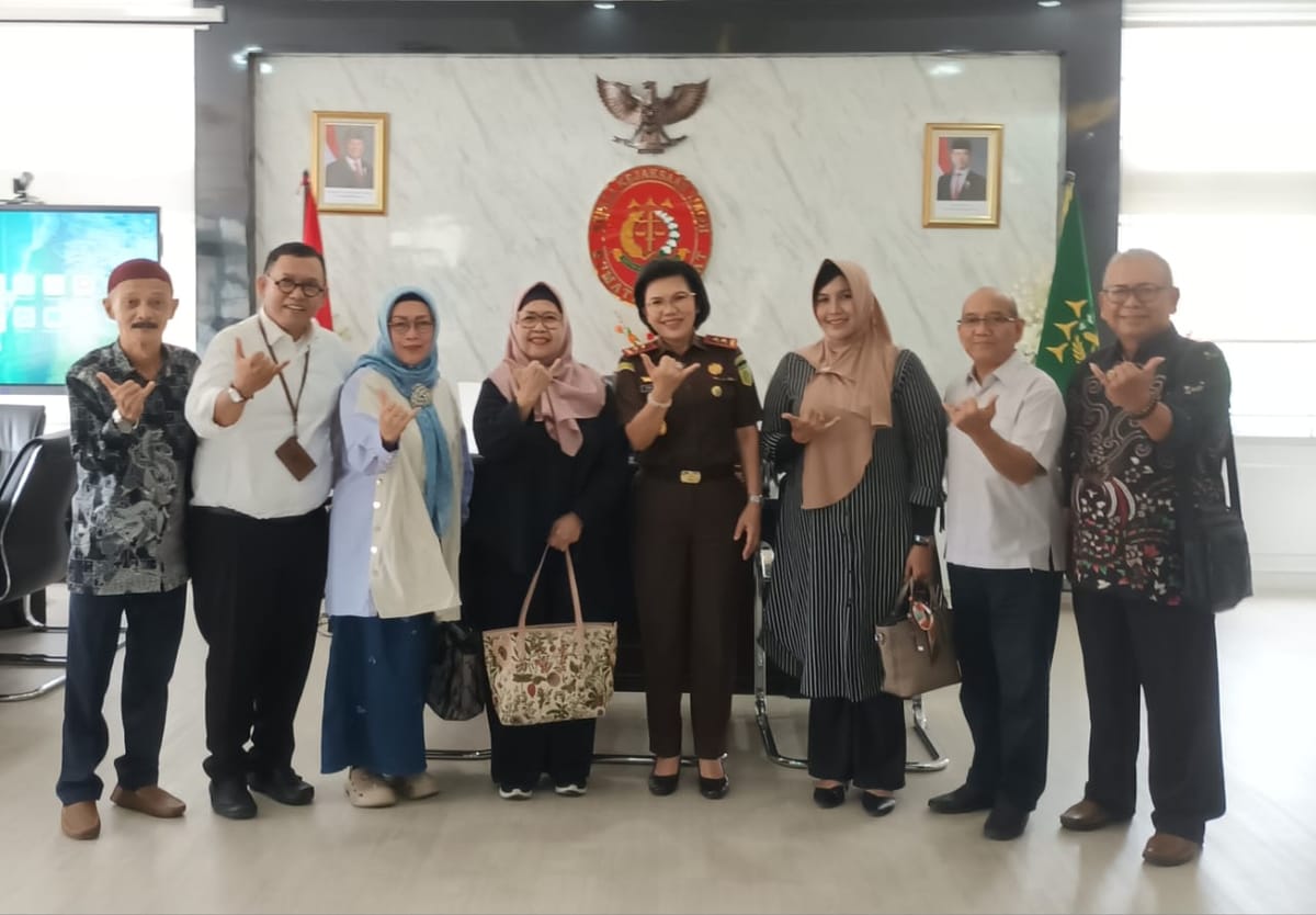 Kepala Kejaksaan Tinggi Yuni Daru Winarsih, Terima Audiensi Pengurus PBRTV Sumbar