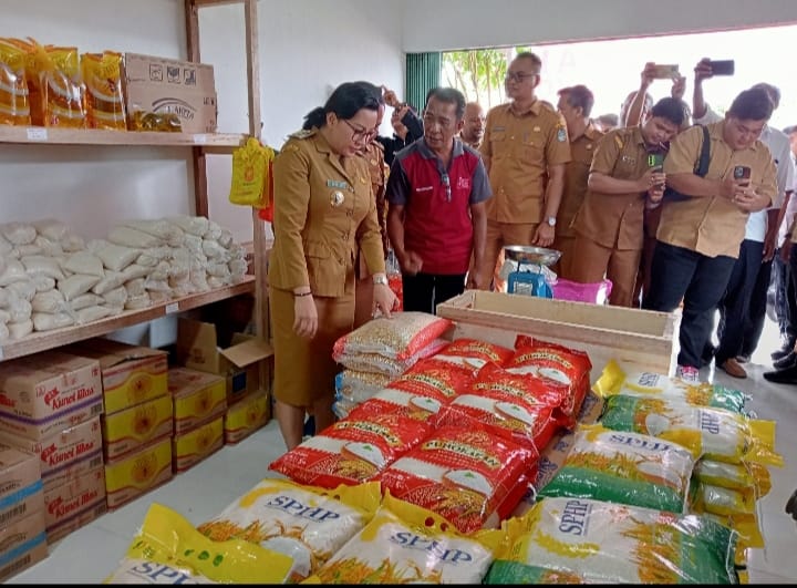 Bupati Landak Launching Gerai Sembako dan Brilink Koperasi Desa Merah Putih Hilir Tengah