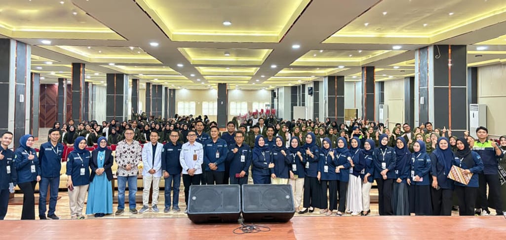 Transformasi Digital Pendidikan Vokasi Pada Masa Adaptasi Kebijakan Tenaga Kesehatan, Kuliah Umum di Poltekkes Megarezky Makassar