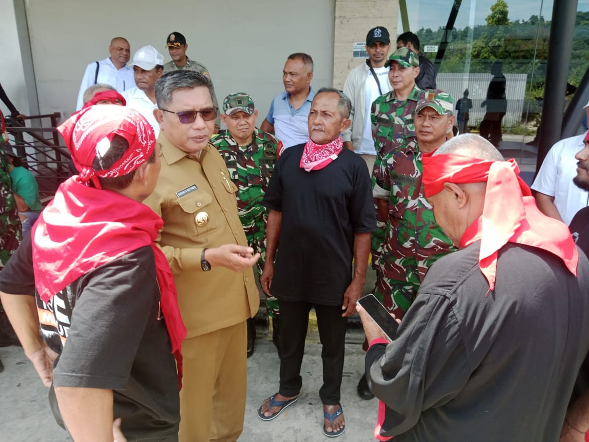 Walikota Ambon Damaikan Sengketa Dian Pertiwi–Hatulesila, Sasi Adat Resmi Dibuka