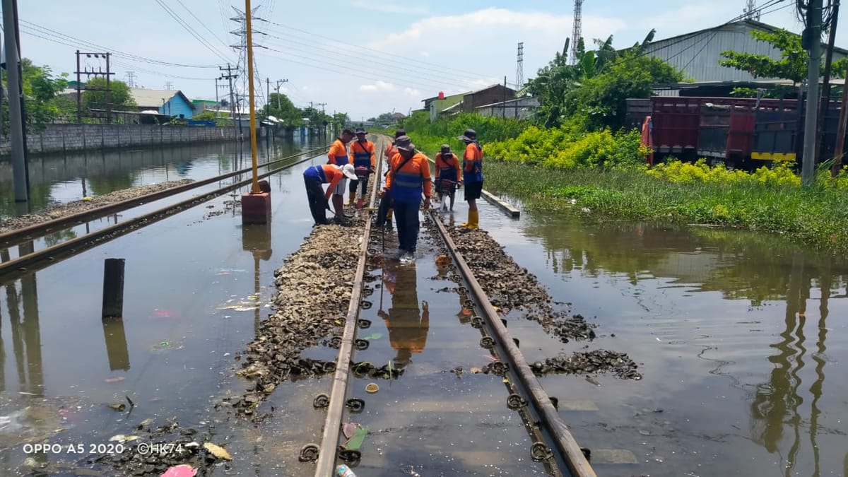KAI Daop 4 Tinggikan Rel di Kaligawe Cegah Genangan Air