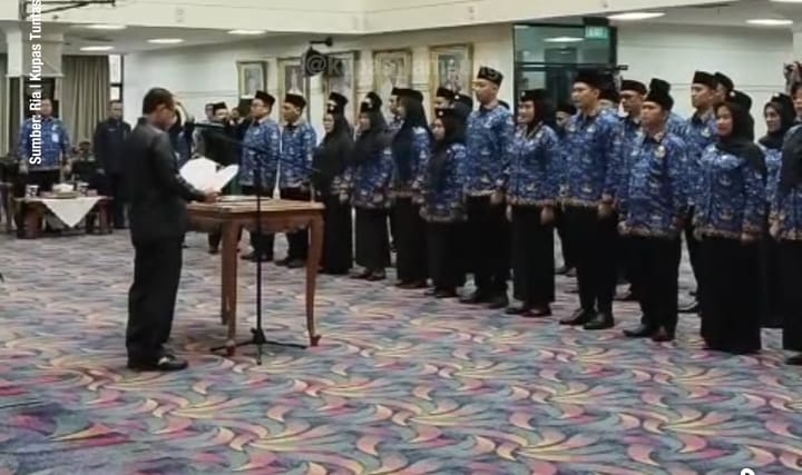 Asisten Adum Sulpakar Lantik Seribu 82 PPPK Tahap II Di Lingkungan Pemerintah Provinsi Lampung