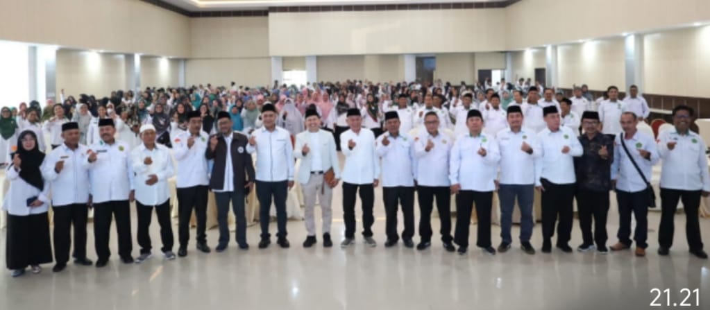 Stafsus Menag saat bersilaturahmi dengan ASN Lingkup Kanwil Kemenag Malut (Nanang) 