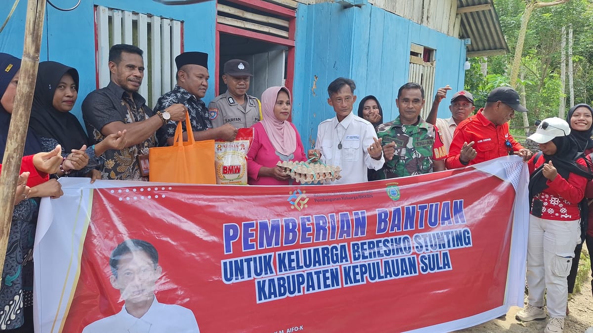Kemendukbangga/ BKKBN Salurkan Bantuan Genting untuk Keluarga Berisiko Stunting (KRS) di Kepulauan Sula