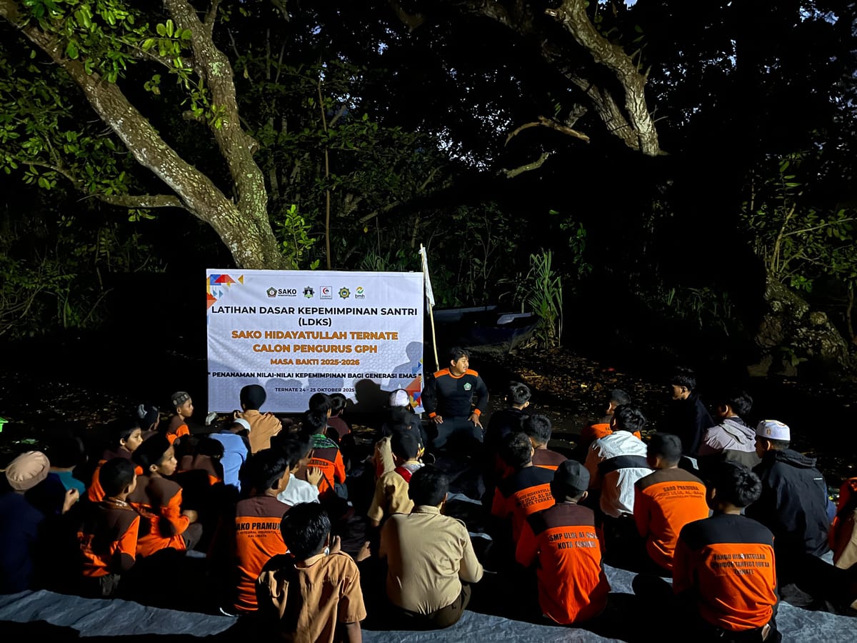 Siapkan Kader Pemimpin, Sakocab Ternate Selenggarakan LDKS Calon Pengurus GPH di Pantai Kastela