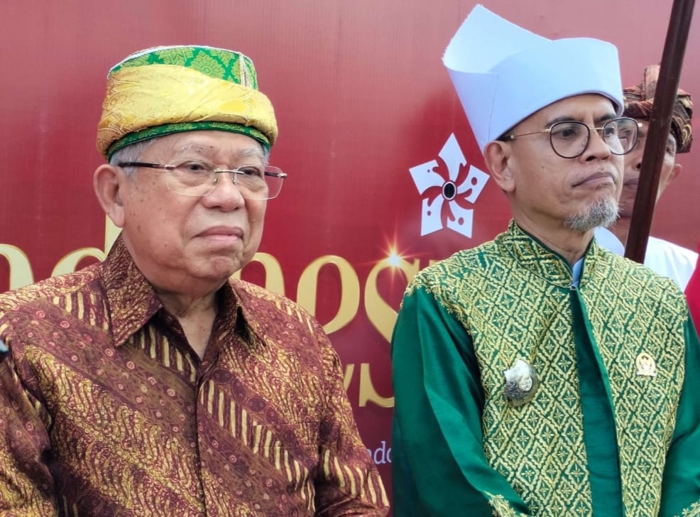 Kesultanan Ternate Anugrahi Gelar Adat Joguru Lamo Bantani Kepada KH Ma’ruf Amin