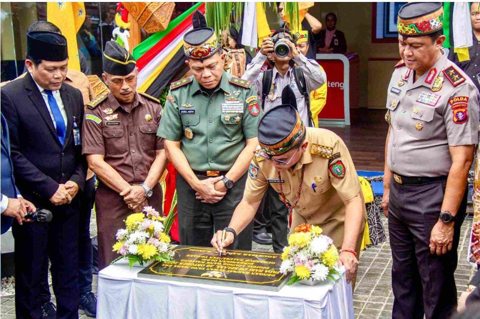 Gubernur Agustiar Sabran Resmikan Digital Lounge PT Bank Kalteng, Langkah Nyata Transformasi Layanan Keuangan Daerah