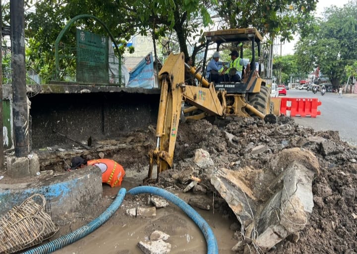 PAM Bandarmasih Sigap Perbaiki Kebocoran di Jalan Setoyo S Banjarmasin