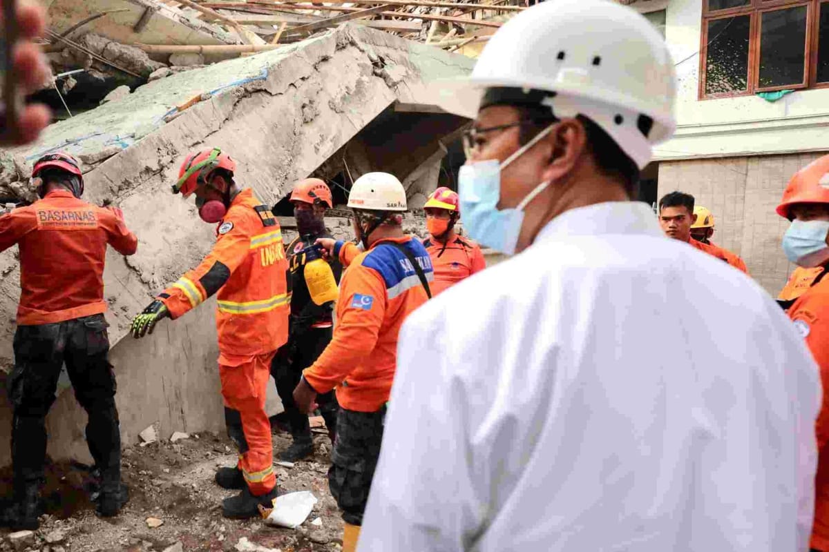 Mensos Saifullah Yusuf 7 Dari 5 Santri Berhasil Dievakuasi Dengan Selamat.
