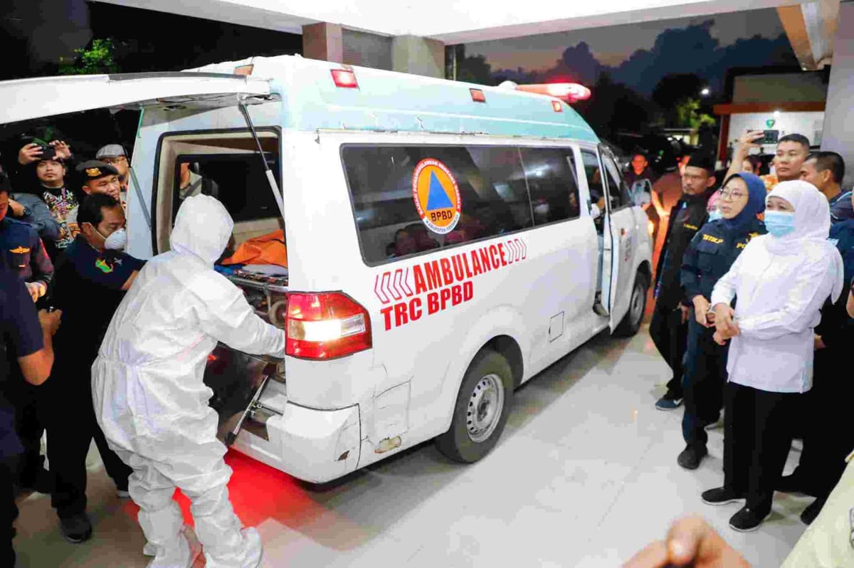 Gub Khofifah, Posko DVI Post Mortem RS Bhayangkara Polda Jatim  Profesional Tangani Korban Ponpes Al Khoziny