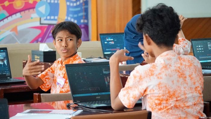 Hari Listrik Nasional, Ajak Masyarakat Menjadikan Listrik Sebagai Sumber Energi Bersih