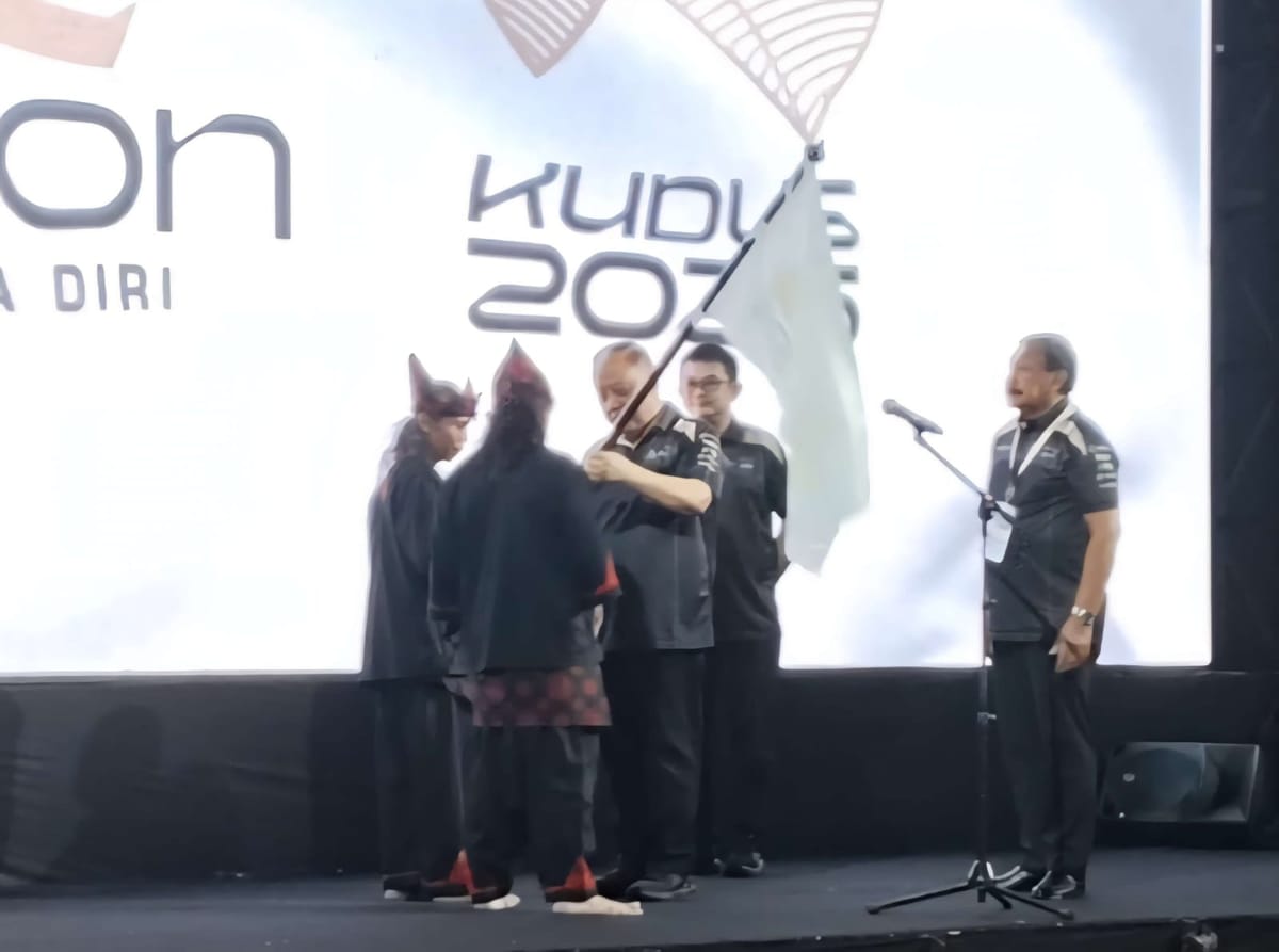 Sejarah Baru PON Bela Diri 2025 Resmi Dibuka, Ketua KONI Sumbar Hamdanus Optimis Atlet Sumbar Tampil Gemilang