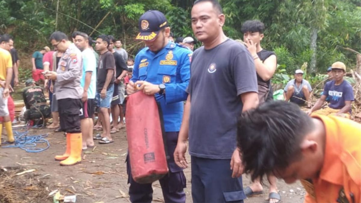 Angin Kencang Hujan Deras Dua Warga Meninggal Tertimpa Pohon Tumbang