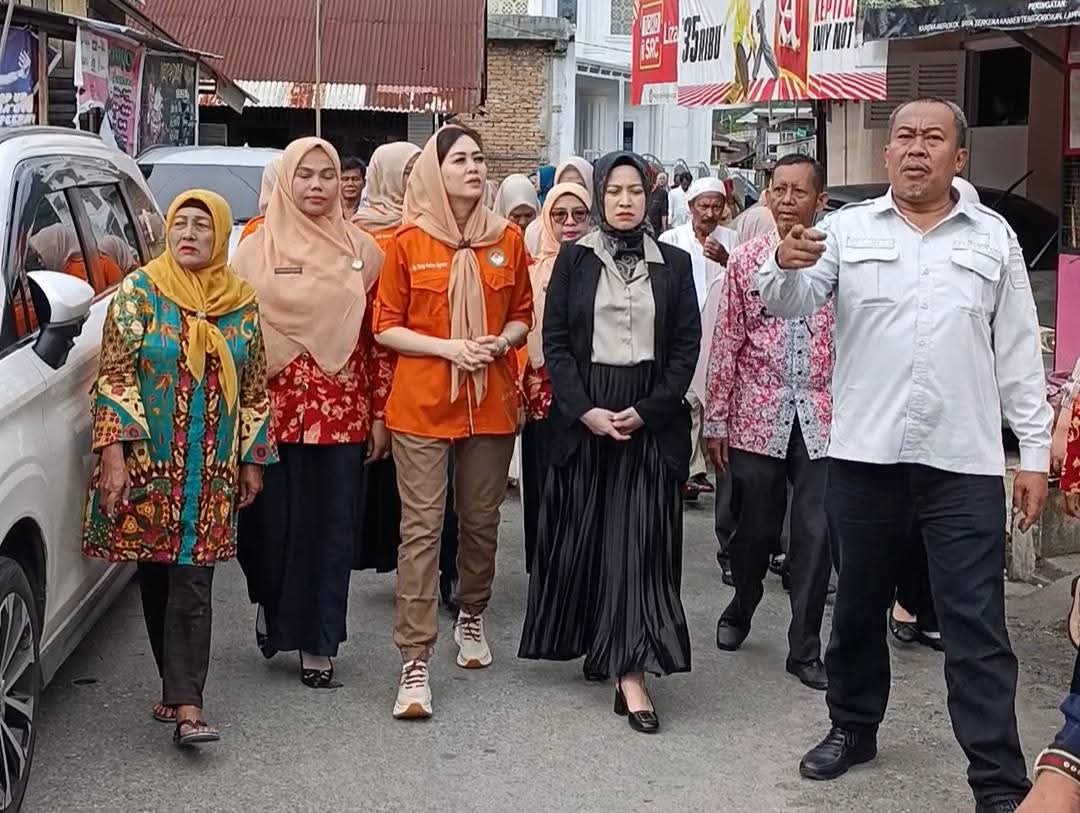 Harta Hanya Tinggal yang Tersisa di Badan, TP-PKK Kota Padang Datang Membantu