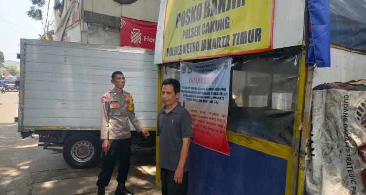 Polsek Cakung Gencarkan Pemantauan Posko Banjir dan Edukasi Ibu Rusun untuk Cegah Kenakalan Remaja