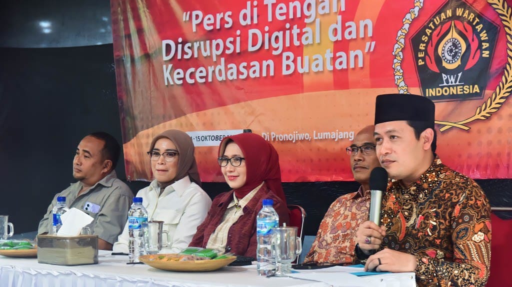 Diskominfo Lumajang Tingkatkan Kemampuan Wartawan Kuasai Kecerdasan Buatan AI