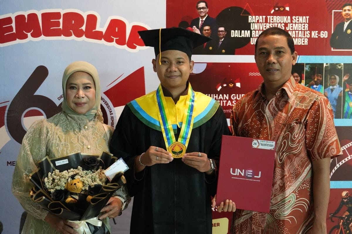 Raih IPK 3,97 dan Juara Nasional, Mahasiswa Terbaik Faperta UNEJ Bagikan Tips Sukses di Wisuda Periode III