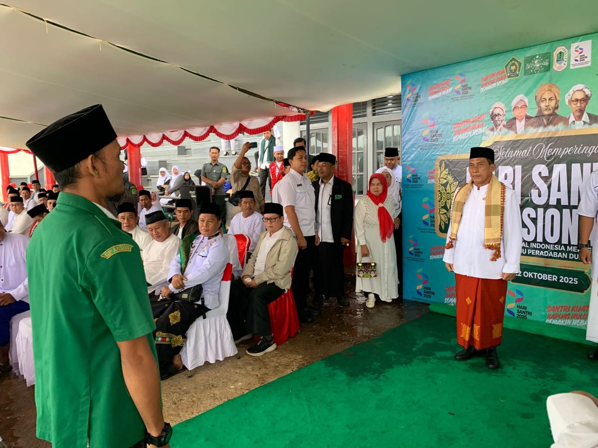 Wabup Kapuas Hulu Ajak Santri Terus Jaga Semangat Kebangsaan di Hari Santri Nasional