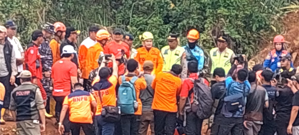Hari Keempat Pencarian Korban Tanah Longsong Di Majenang Dilanjutkan Libatkan 988 Personil Gabungan.