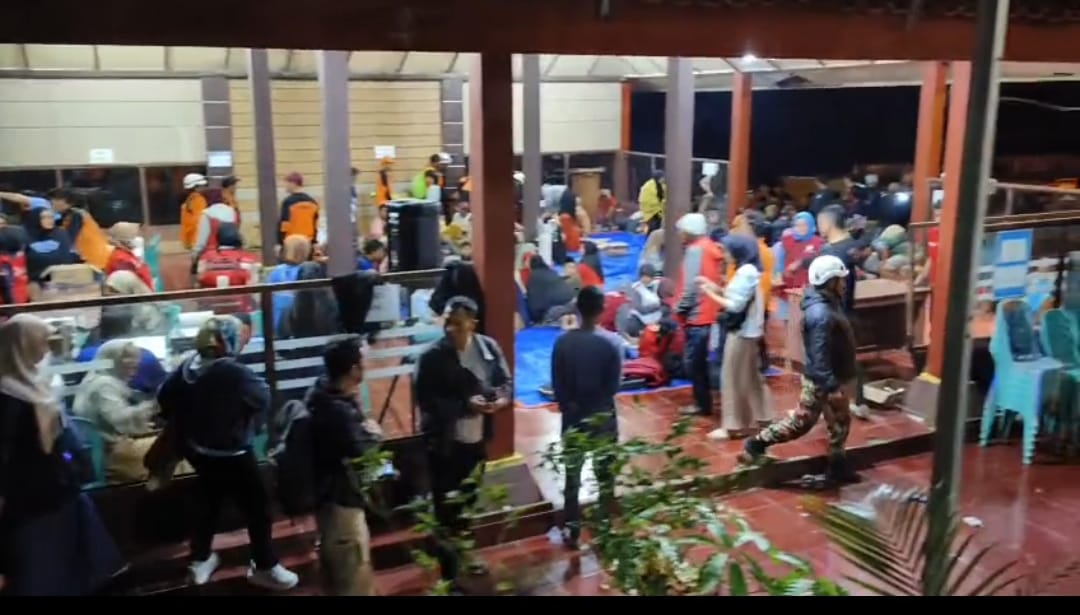 660 Warga Situkung, Desa Tegal Arum Banjarnegara Mengungsi Akibat Tanah Longsor