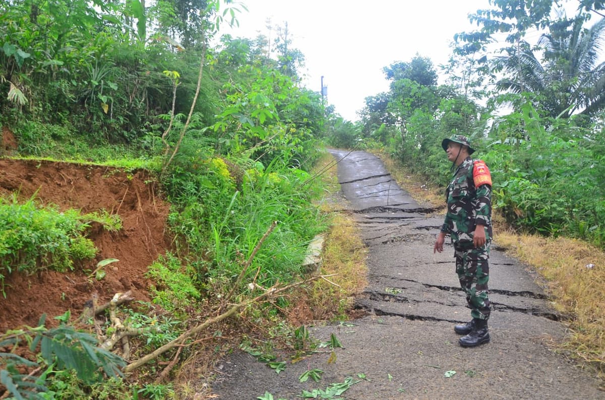 Longsor Situkung, Banjarnegara Ratusan Ternak Warga Tertimbun